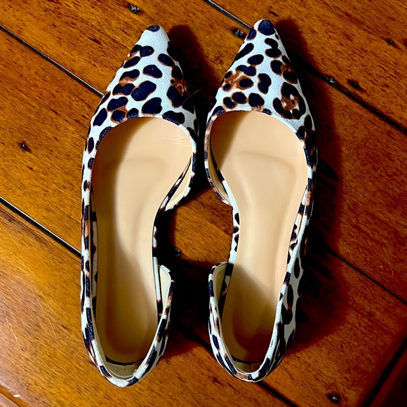 CUTE never worn size 39 (8.5) leopard women’s flats - Picture 1 of 4